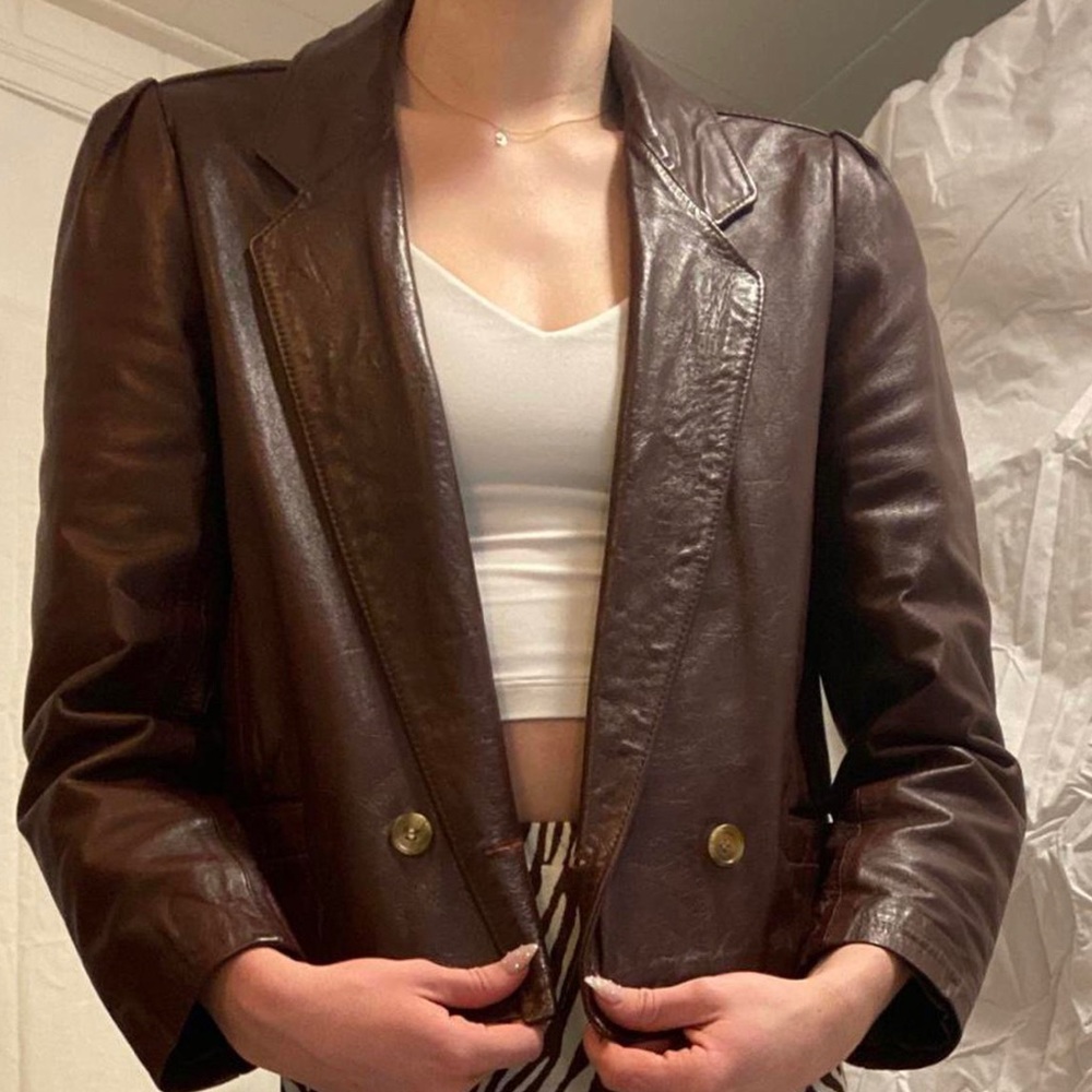 1970’s VINTAGE GENUINE BROWN LEATHER CROPPED JACKET. 🤍